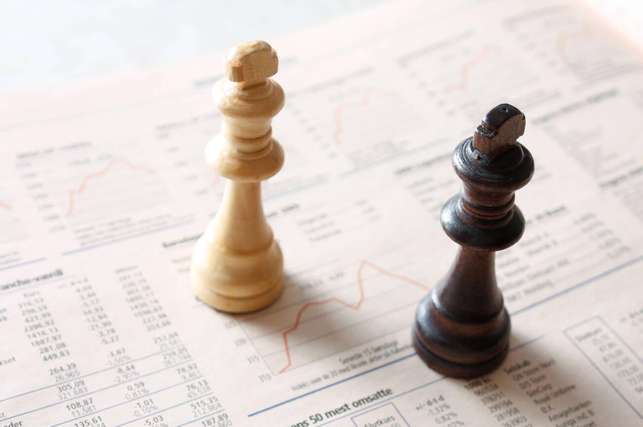 Chess as a metaphor for stock markets