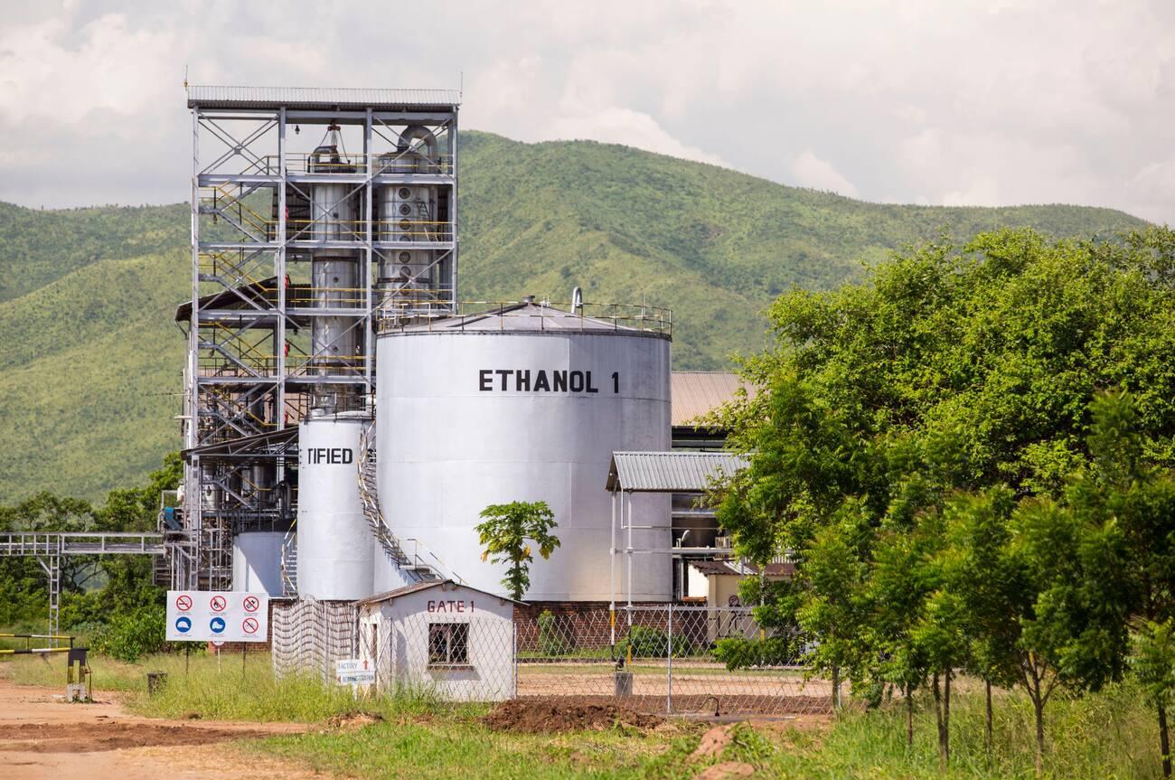 alamy_2AD4TB8 An ethanol plant at Chikwawa in the Shire Valley, Malawi.